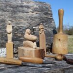 Geschnitzte Figuren